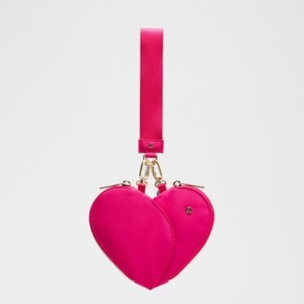 Lululemon Dual Pouch Wristlet - Heart NWT